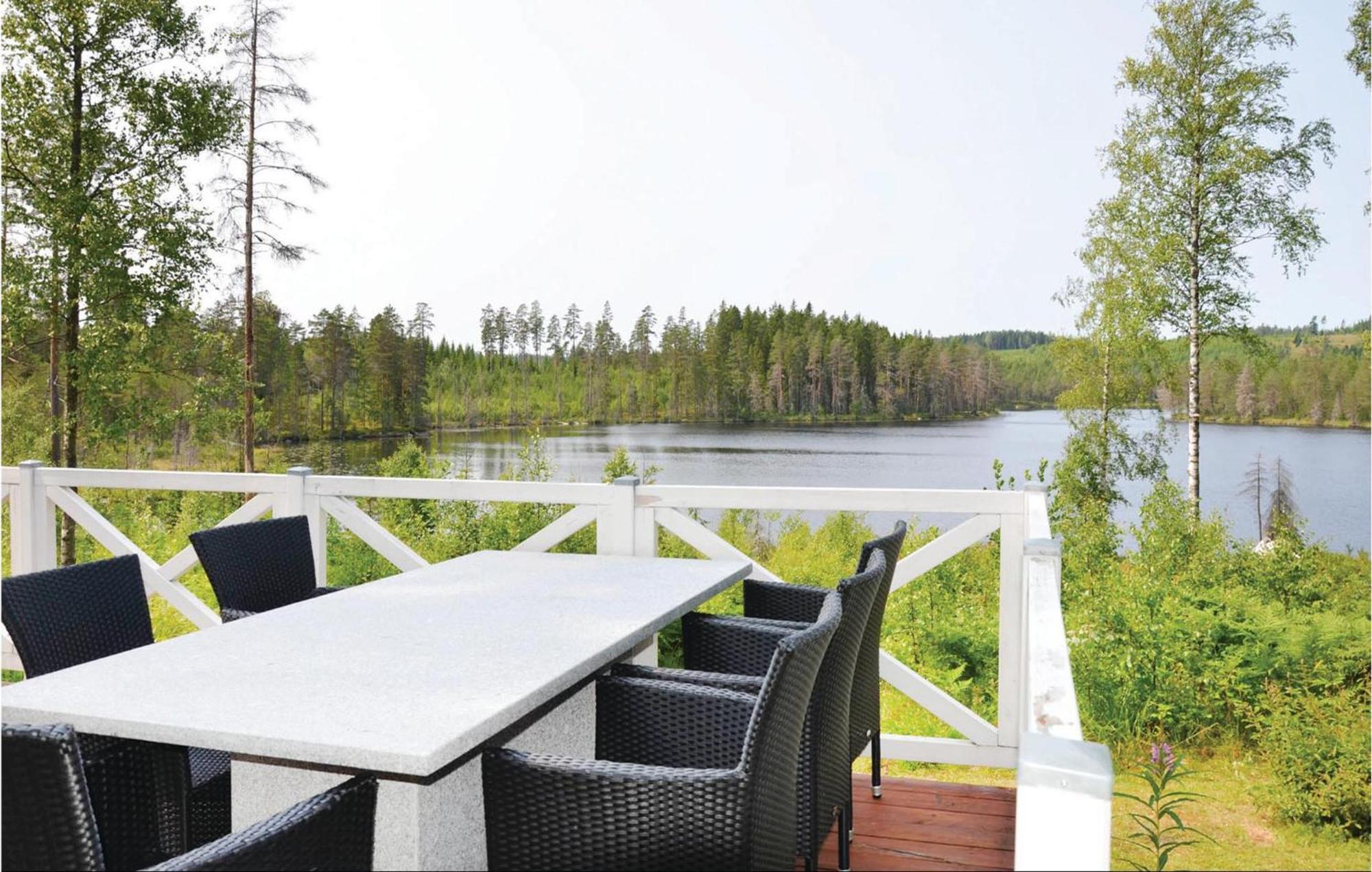 Nice Home In Sunne With Jacuzzi Alvsatern Kültér fotó